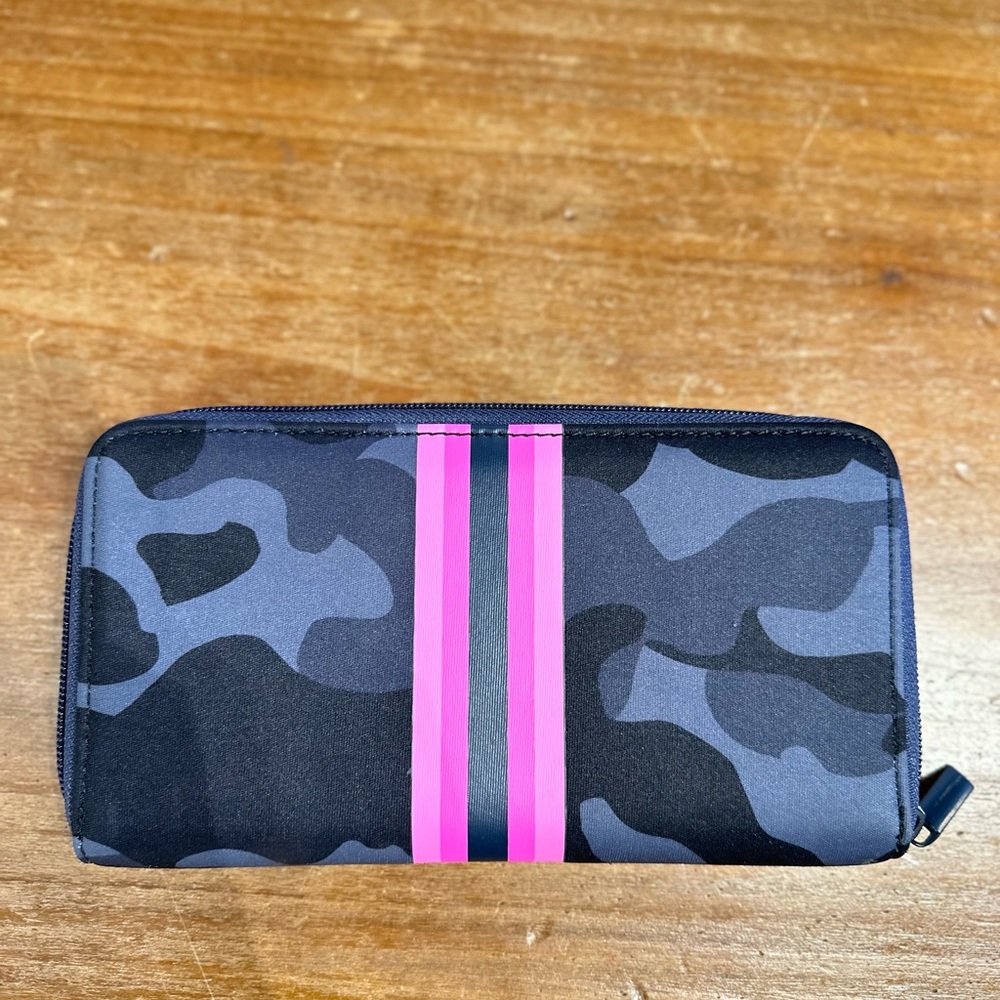 RETURNED - Haute Shore Neoprene Wallet